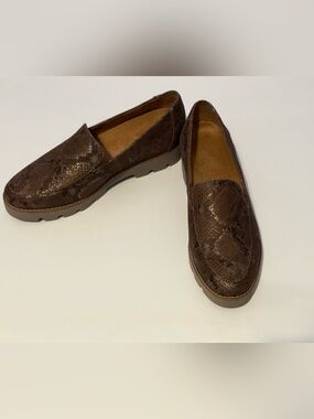 Vionic Women's Kensley Brown Metallic Snake Print Leather Loafers Size 8.5